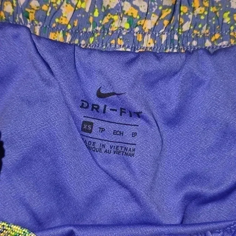 Nike running shorts XS - Picture 2 of 2